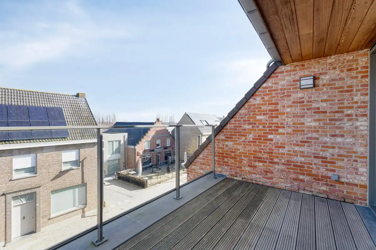 Ruim en lichtrijk appartement in hartje Proven foto 6