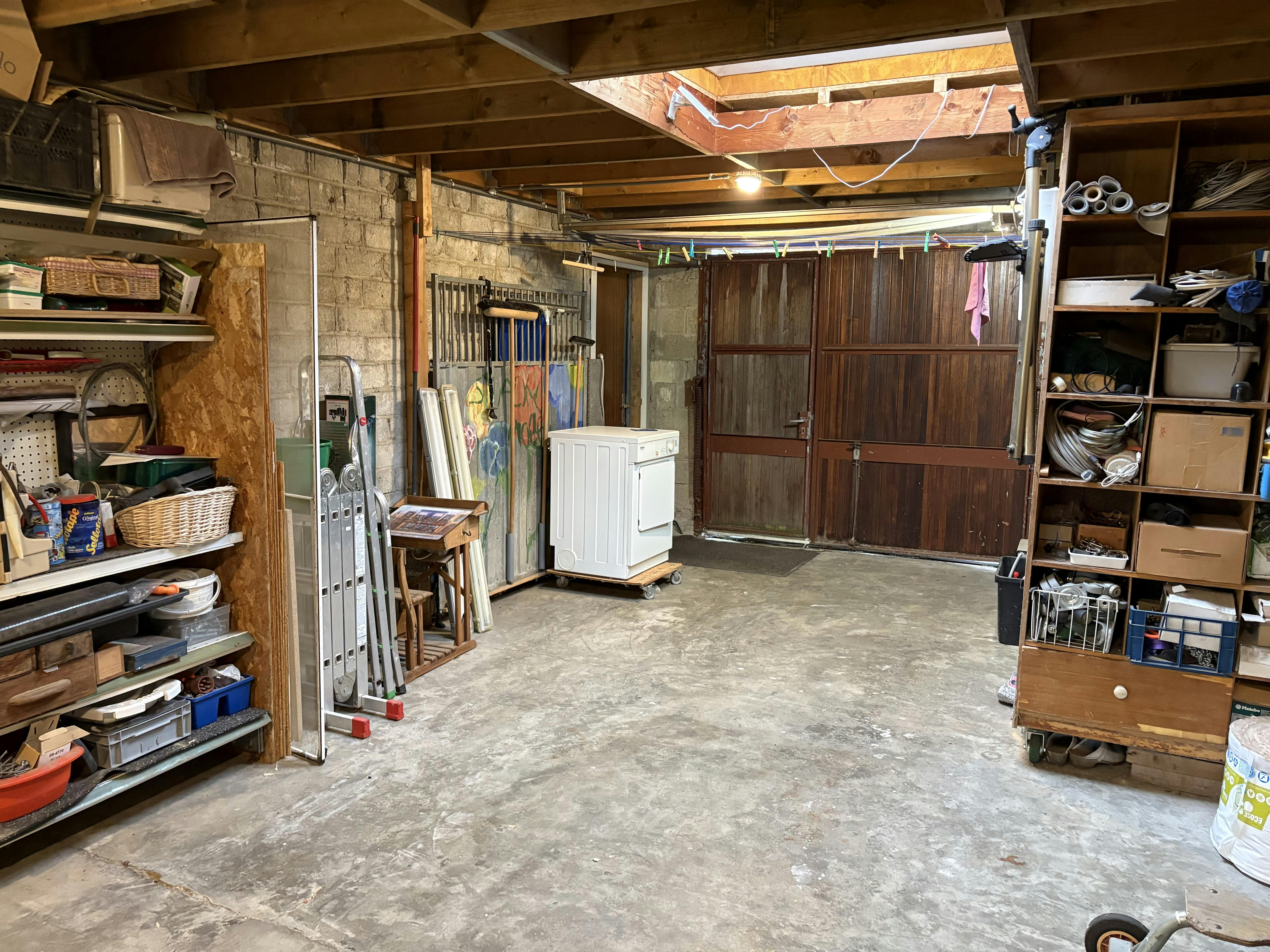 Riante, goed onderhouden woning te koop op verbindingsweg in Dilsen foto 22