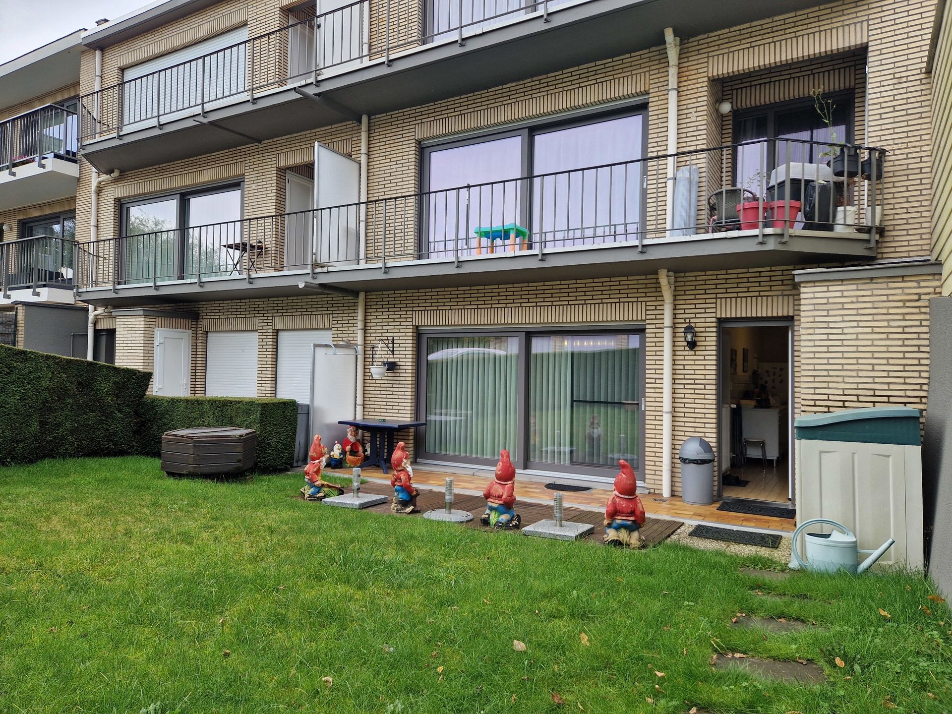 GELIJKVLOERS APPARTEMENT MET 2 KAMERS & TUIN, CENTRUM ZELLIK foto 10