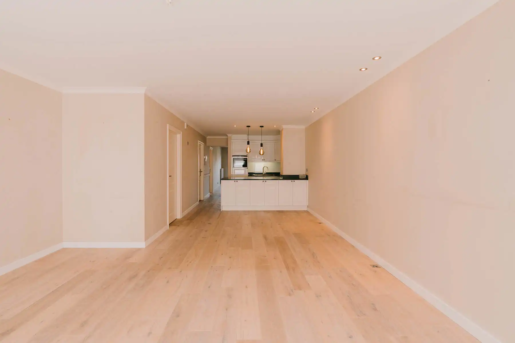 Instapklaar gelijkvloers appartement met riant ruimtegevoel foto 6