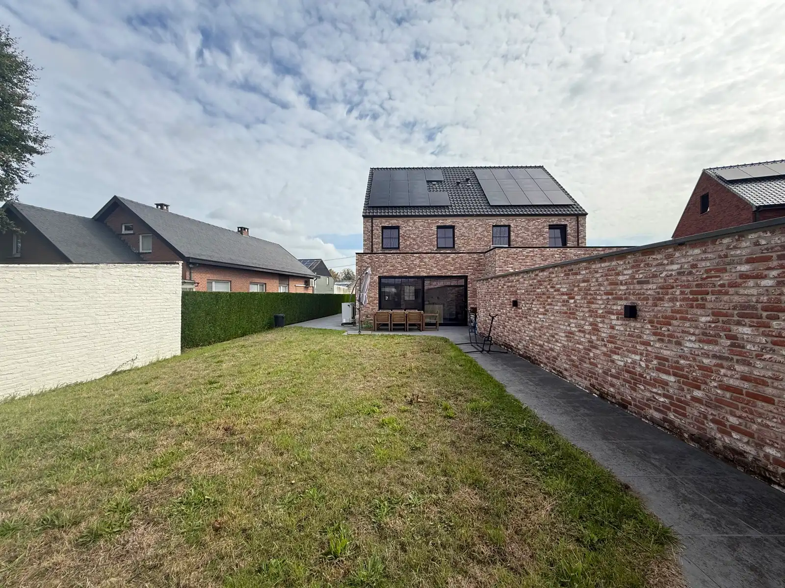 Energiezuinig woning met 4 slaapkamers, 2 badkamers en tuin foto 33