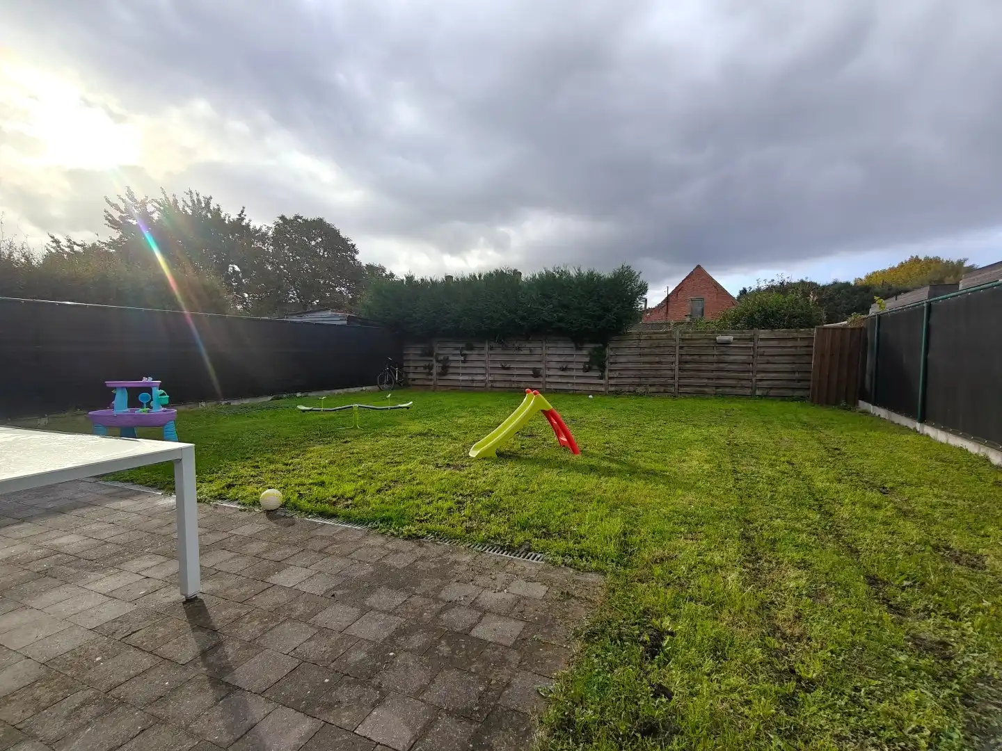 Ruime halfopen bebouwing met 3 slaapkamers, garage en tuin in Lokeren foto 10