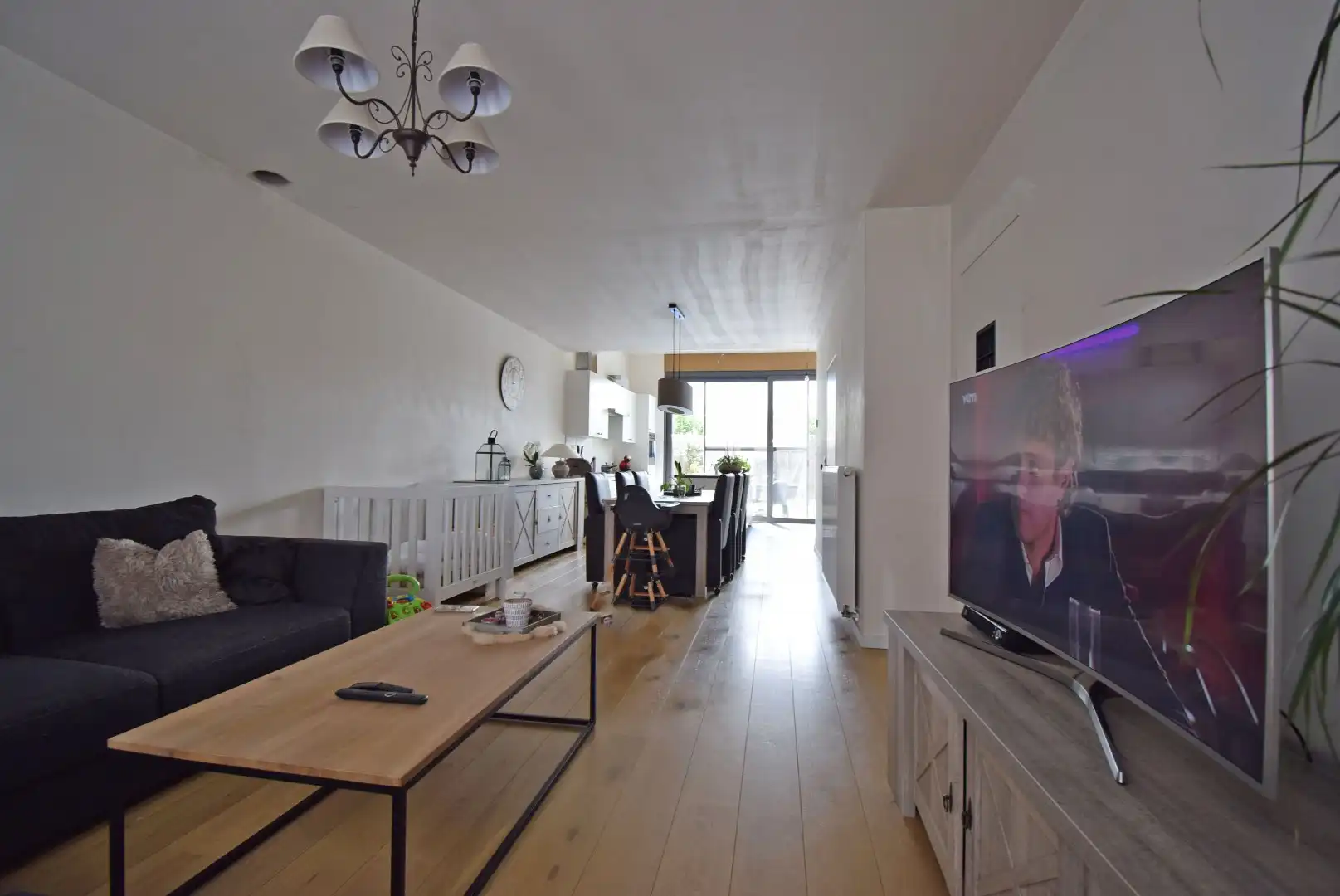 RECENTE RIJWONING MET GARAGE VOORZIEN VAN  ALLE COMFORT foto 5