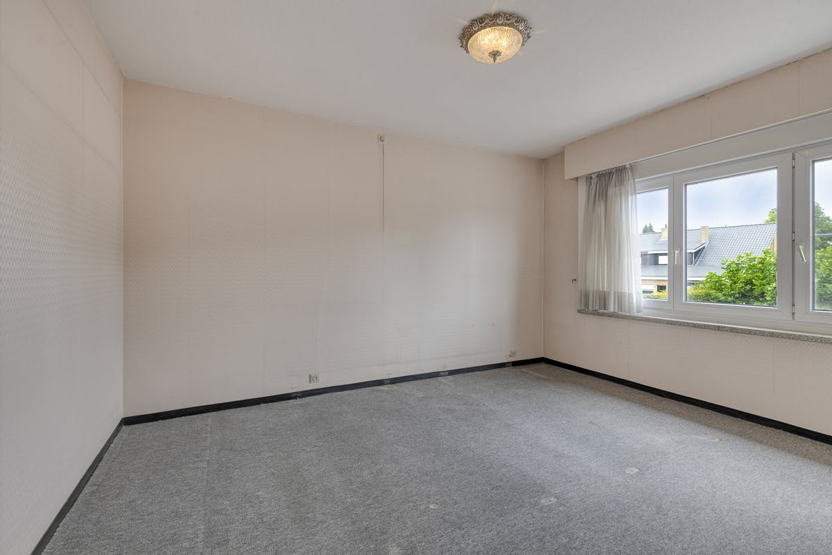 Verzorgde woning met 3 slaapkamers te koop in Harelbeke! foto 8