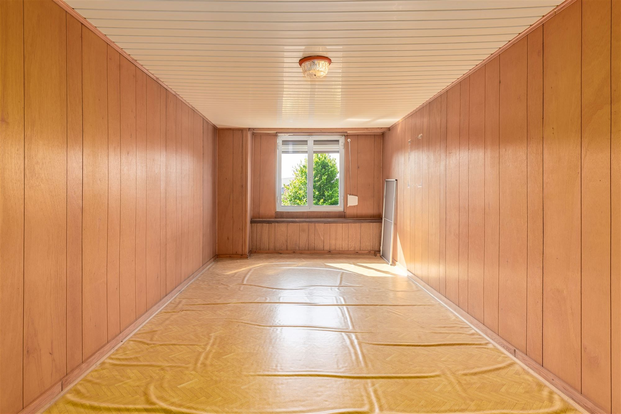 Ruim te renoveren huis met tuin en garage foto 28