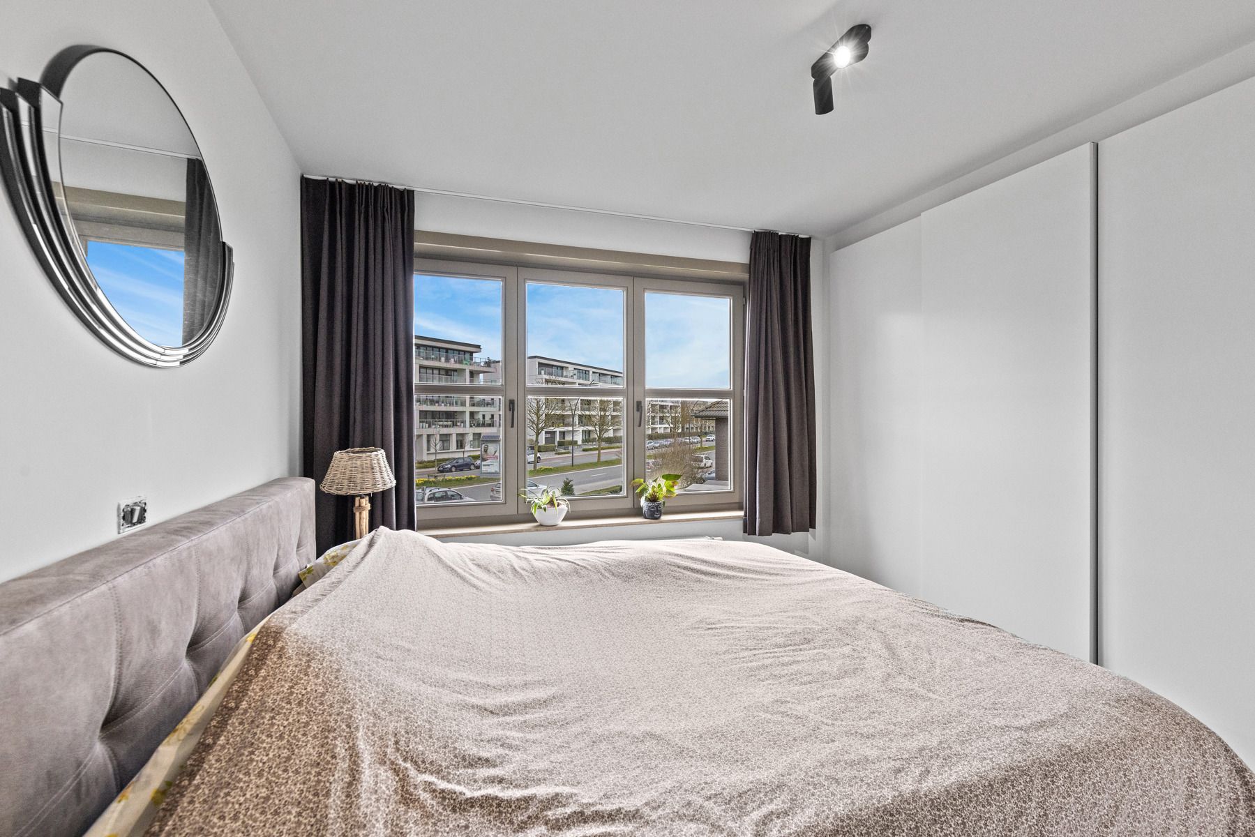 Ruim en lichtrijk appartement te koop in Oostende foto 11