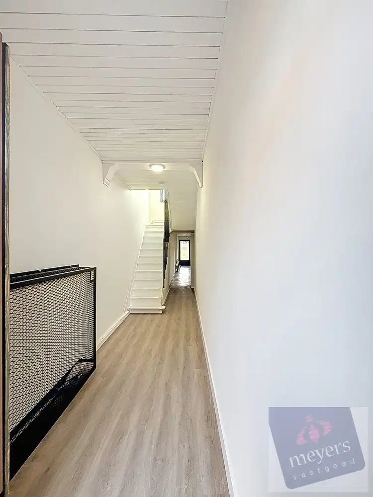 Stijlvolle halfopen bebouwing met tuin op centrale ligging in Hasselt foto 2