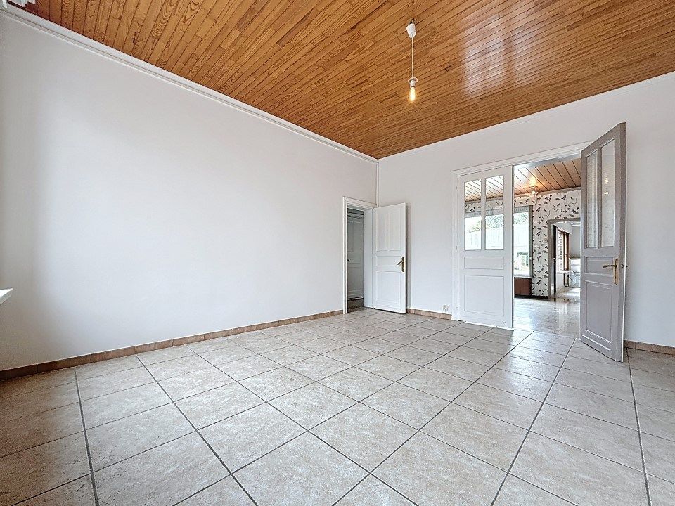 Charmante woning met grote tuin én garage in het centrum van Zarren foto 3