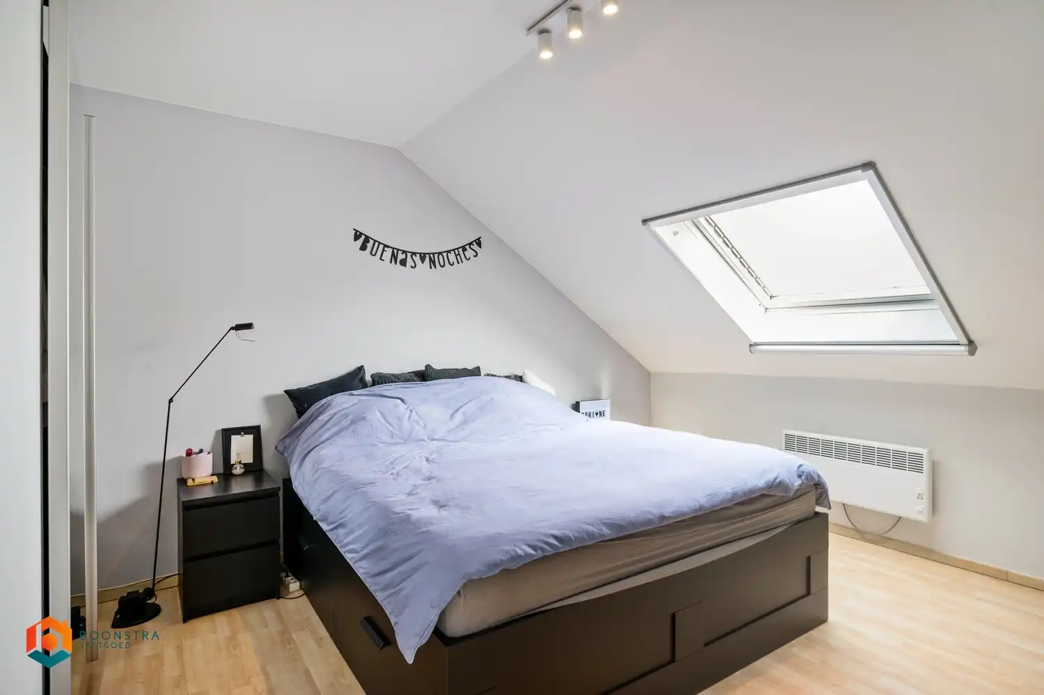 Ruim 3 slpkr app met terras, autostaanplaats en 2 garages foto 16