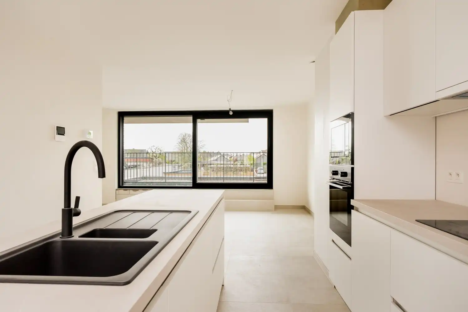 Ruim doorzonappartement nabij het centrum foto {{pictureIndex}}