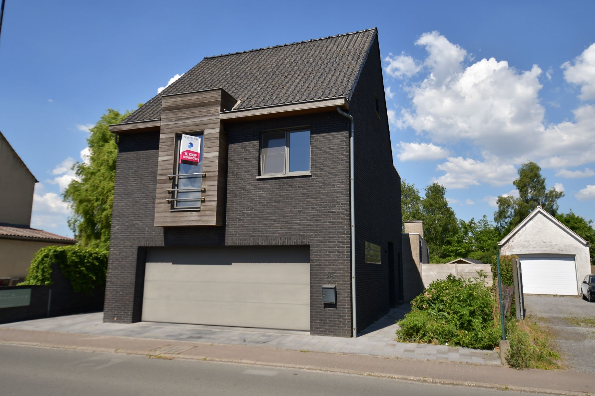 Recent hedendaags ingerichte woning in centrum Knesselare foto 20