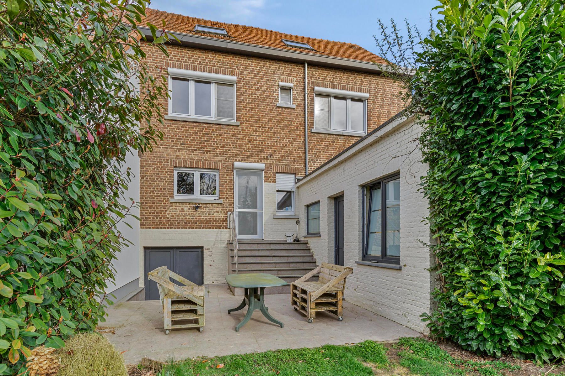 Instapklare 3-gevel woning te Lubbeek. foto {{pictureIndex}}