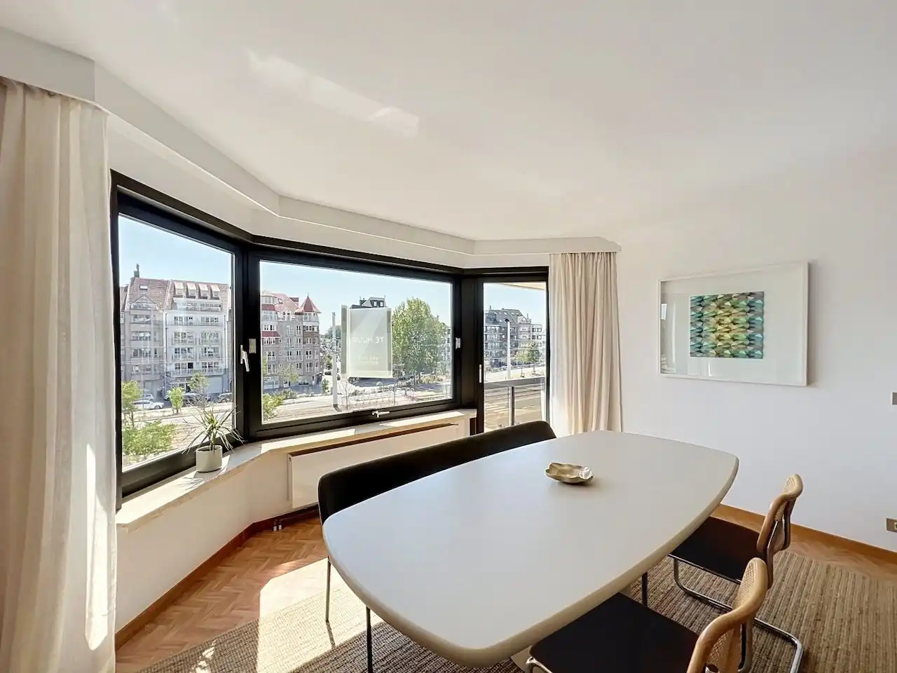 Tweede verblijf l gemeubeld twee slaapkamer appartement, gelegen op de Graaf d'Ursellaan. foto 8