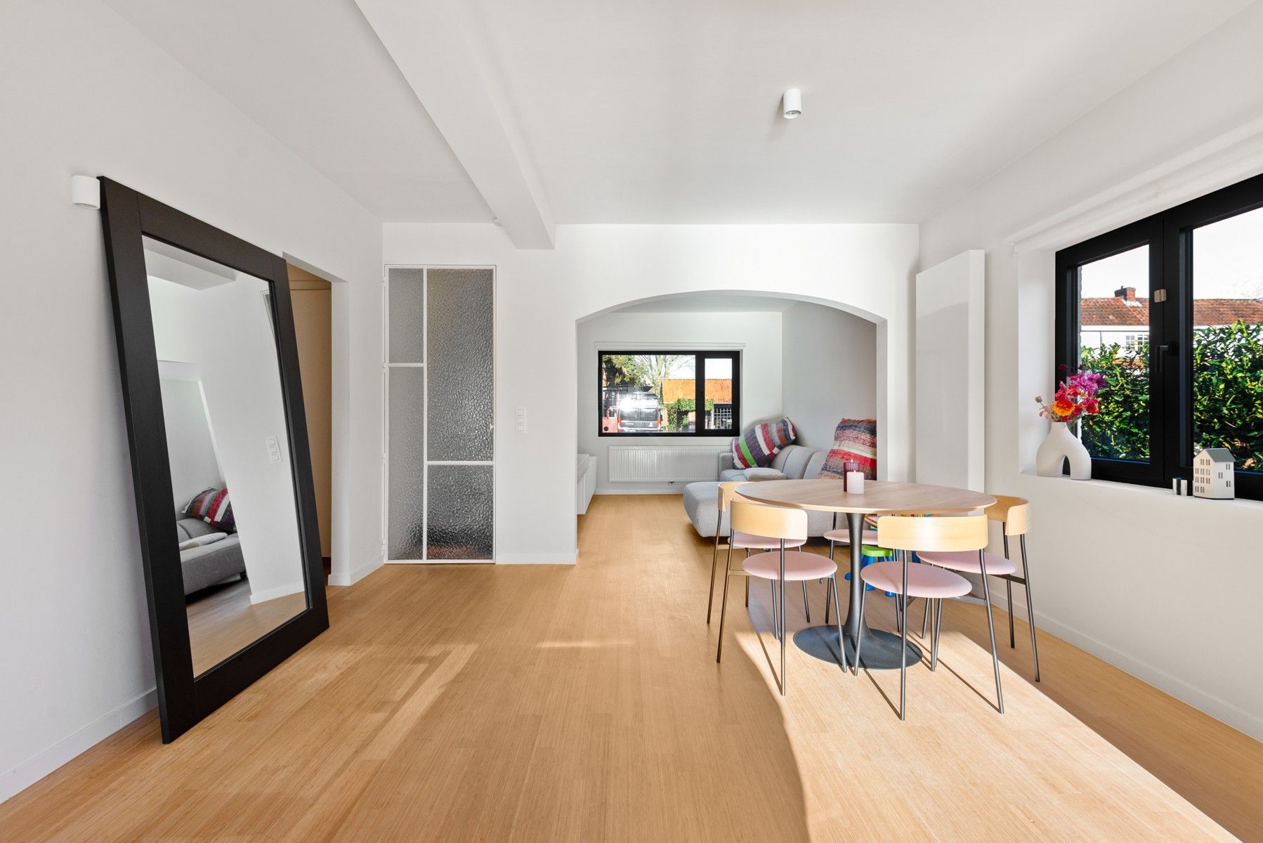 Recent gerenoveerde woning met hoogwaardige afwerking foto 6