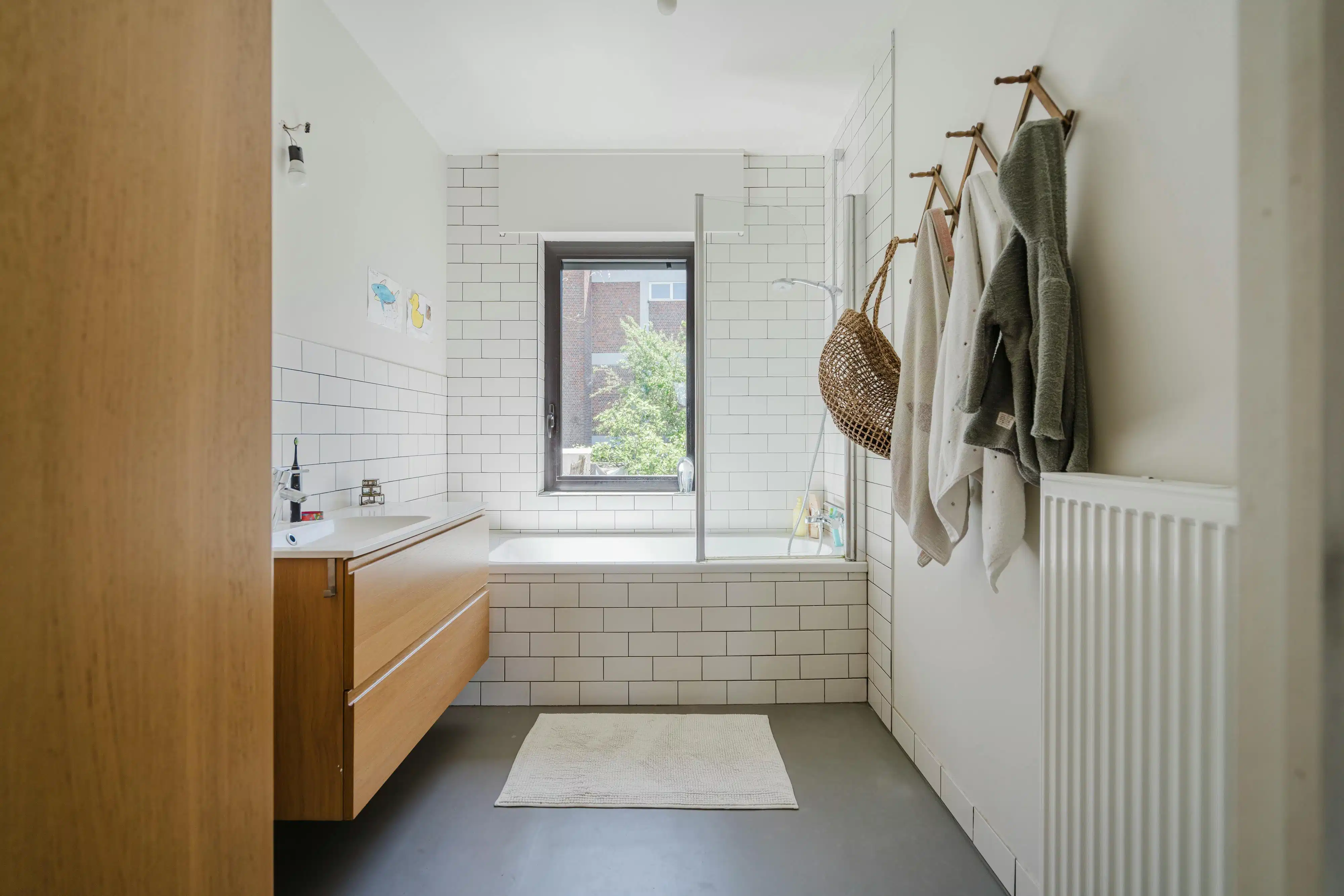 Instapklare burgerwoning met tuin en 4 slpk in Beverlaai  foto 15