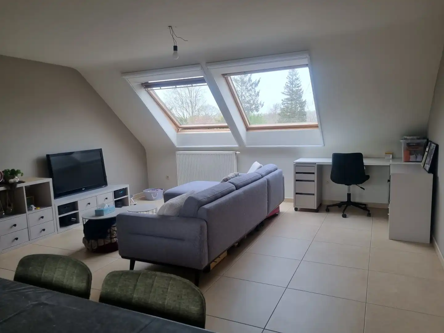 Ruim duplex appartement met garage. foto {{pictureIndex}}