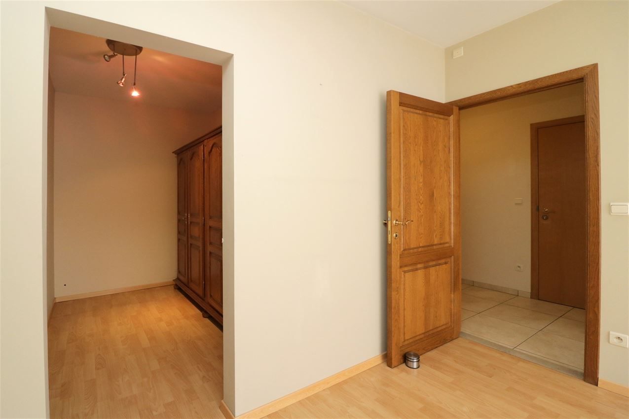 Appartement met 2 slpk., autostaanplaats en terras in centrum Aarschot foto 13