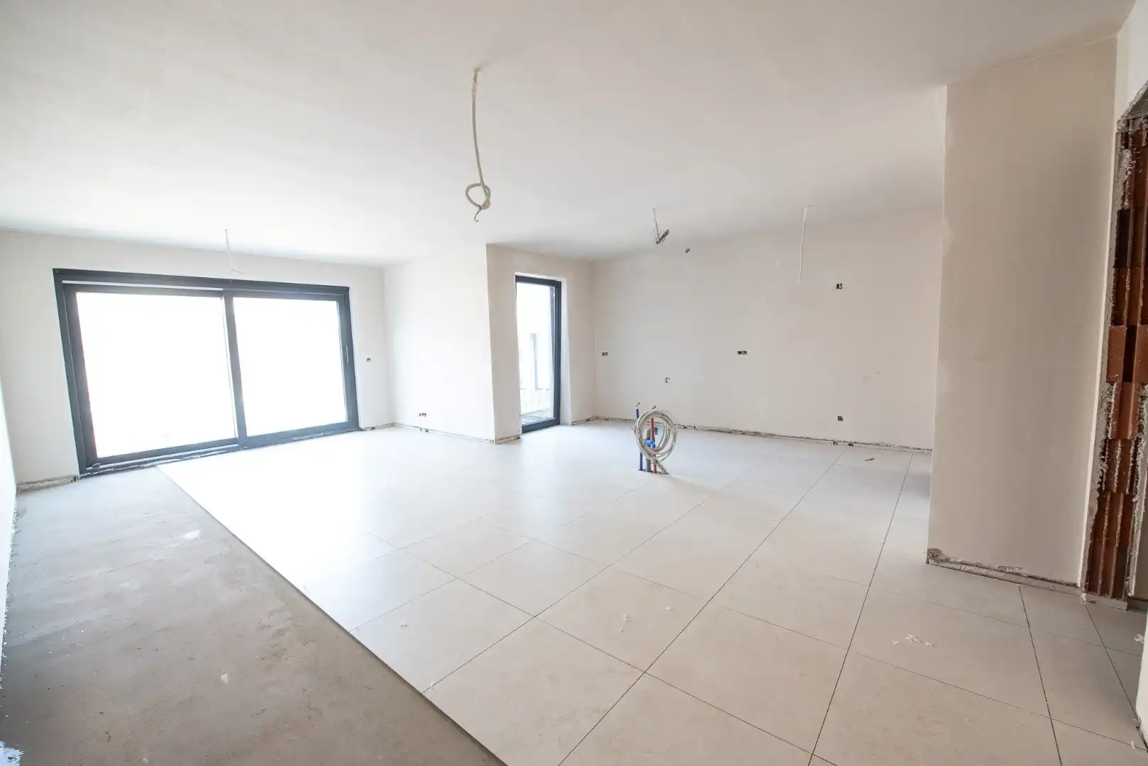 Te koop: Ruim dakappartement met groot, zuidgericht terras, 1 slaapkamer. foto 2