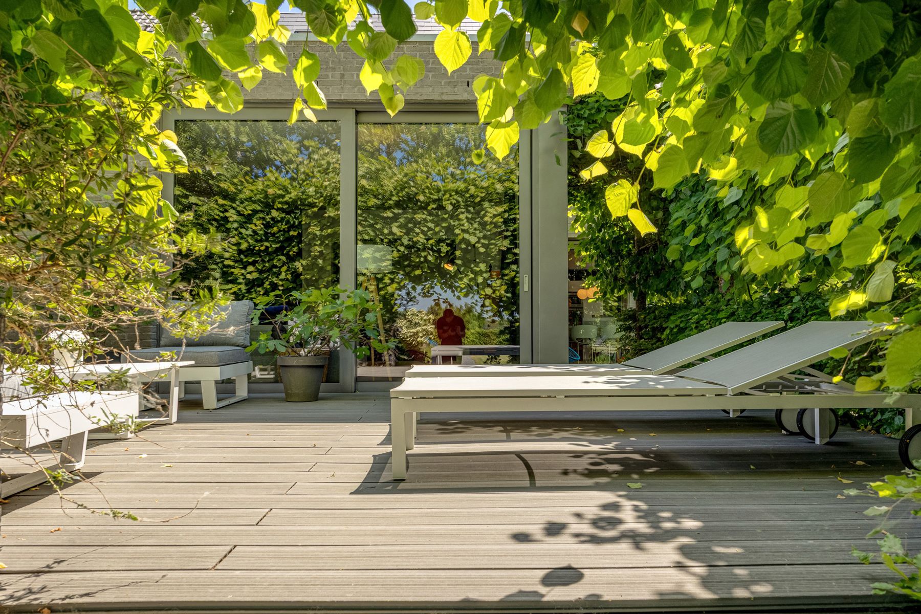 Ruime gezinswoning met 5 slk, verwarmd zwembad en tuin. foto 32