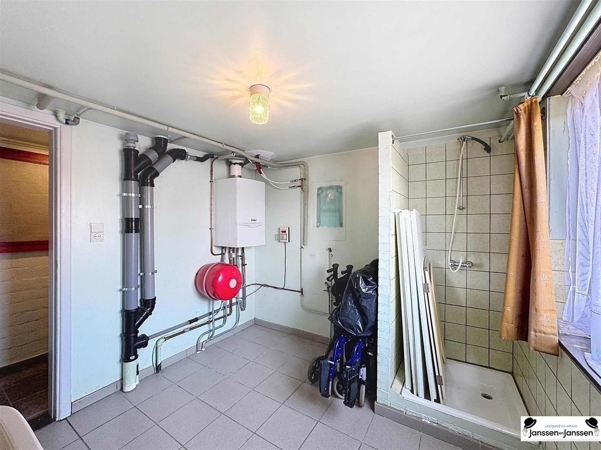 Charmante woning in hartje Gooreind! foto 18