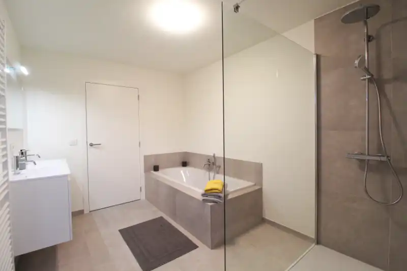 Energiezuinige halfopen woning in Meulebeke foto 10