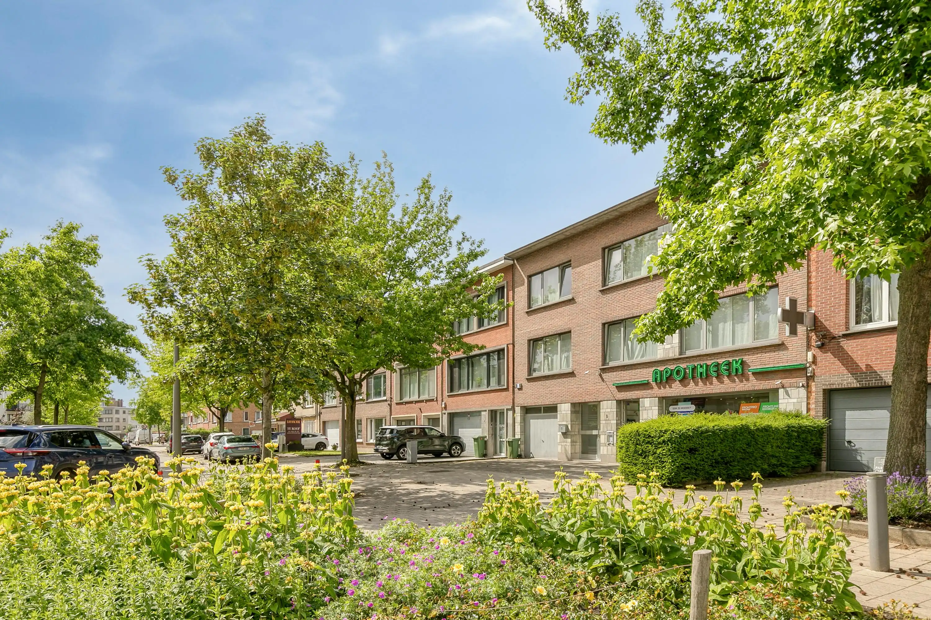 Opbrengsteigendom te koop in Merksem foto 2