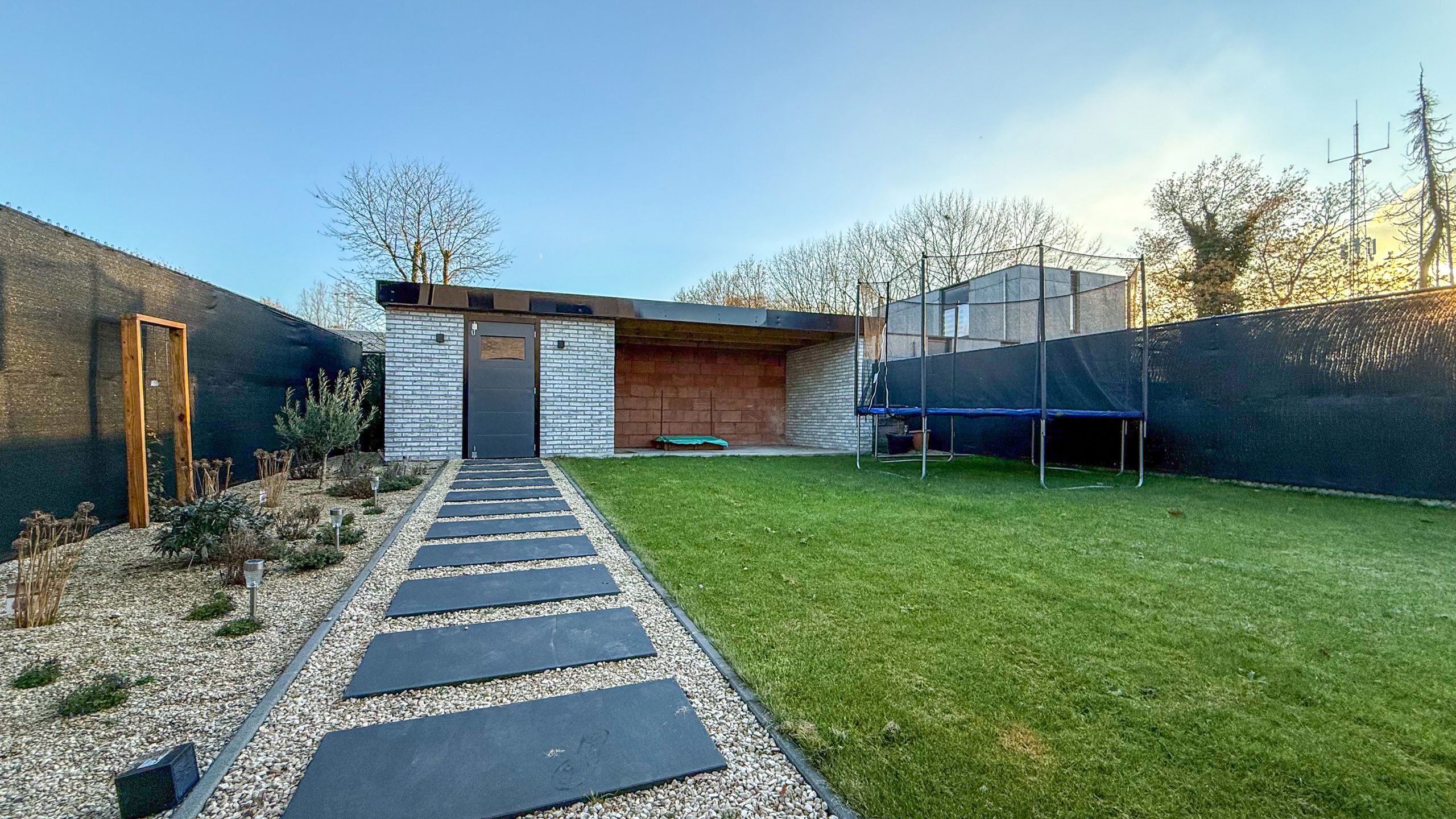 Moderne halfopen bebouwing (3 jaar oud) nabij E313 & E314! foto 39