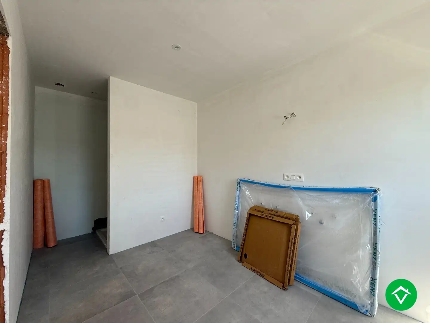 Centraal gelegen nieuwbouwwoning met 3 slaapkamers, tuin en overdekte autostaanplaats foto 12