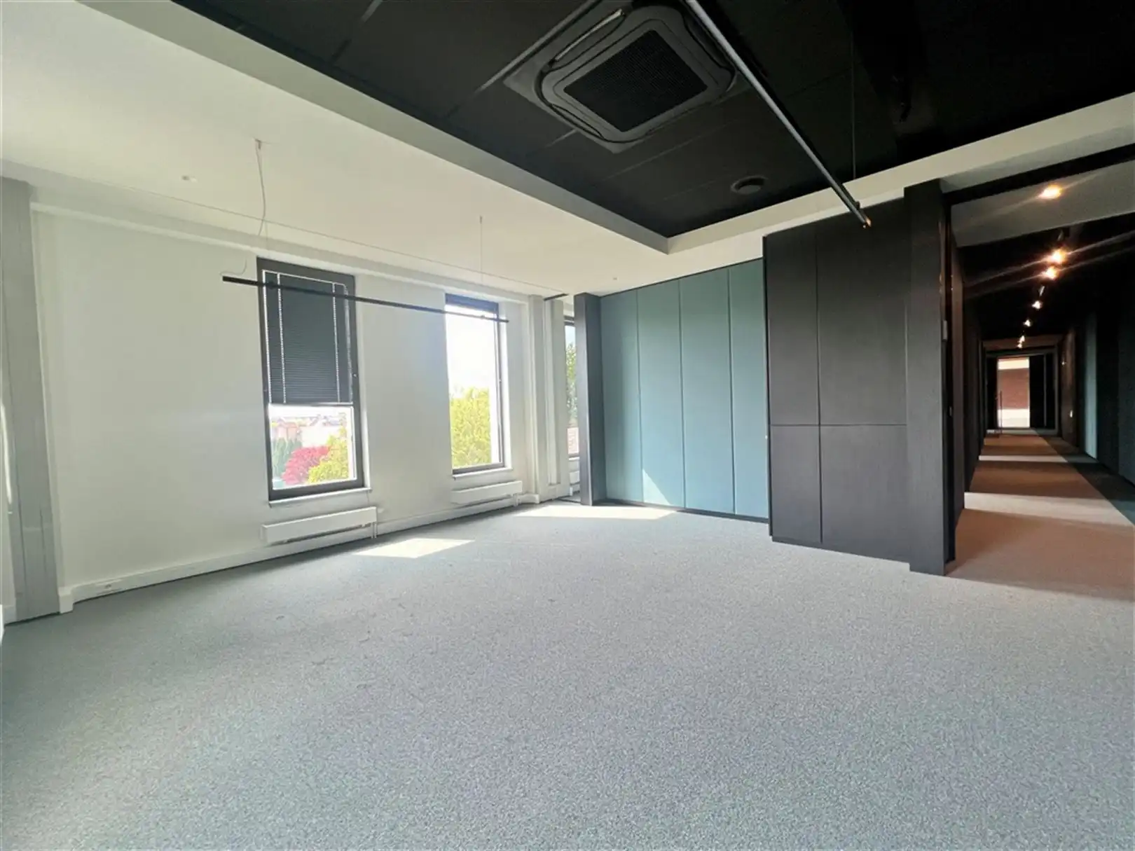 Instapklare kantoren in Zele met ruime parking foto 6