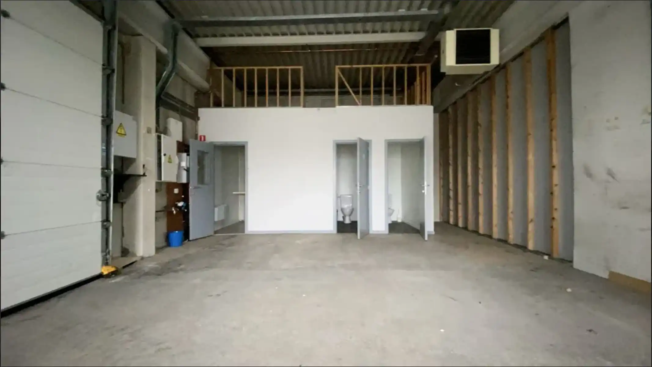 Handelspand met uitstekende visibiliteit langs de N16 in Sint-Niklaas foto 11