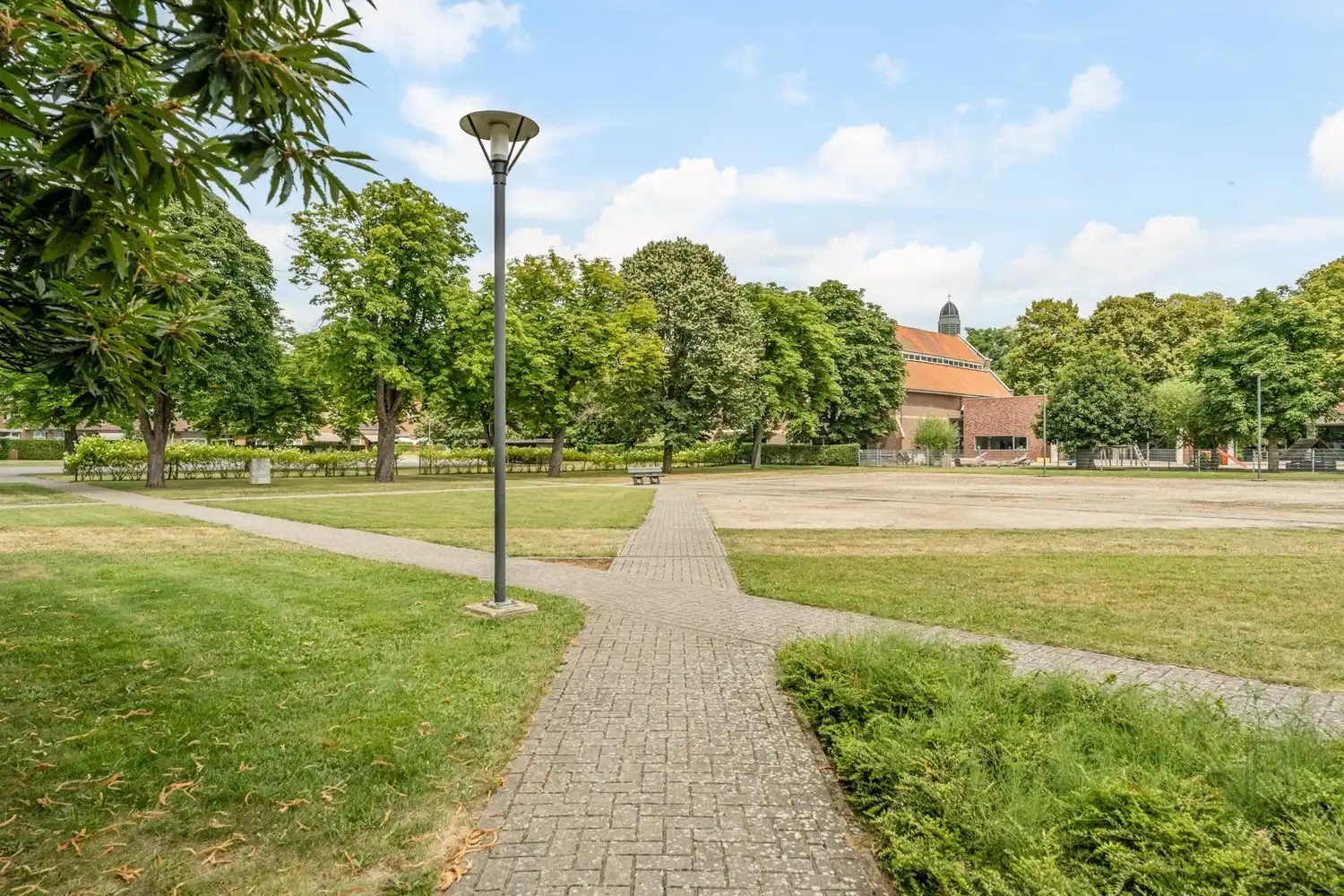 Stijlvol appartement te koop in het Sint-Janspark, Genk foto 26