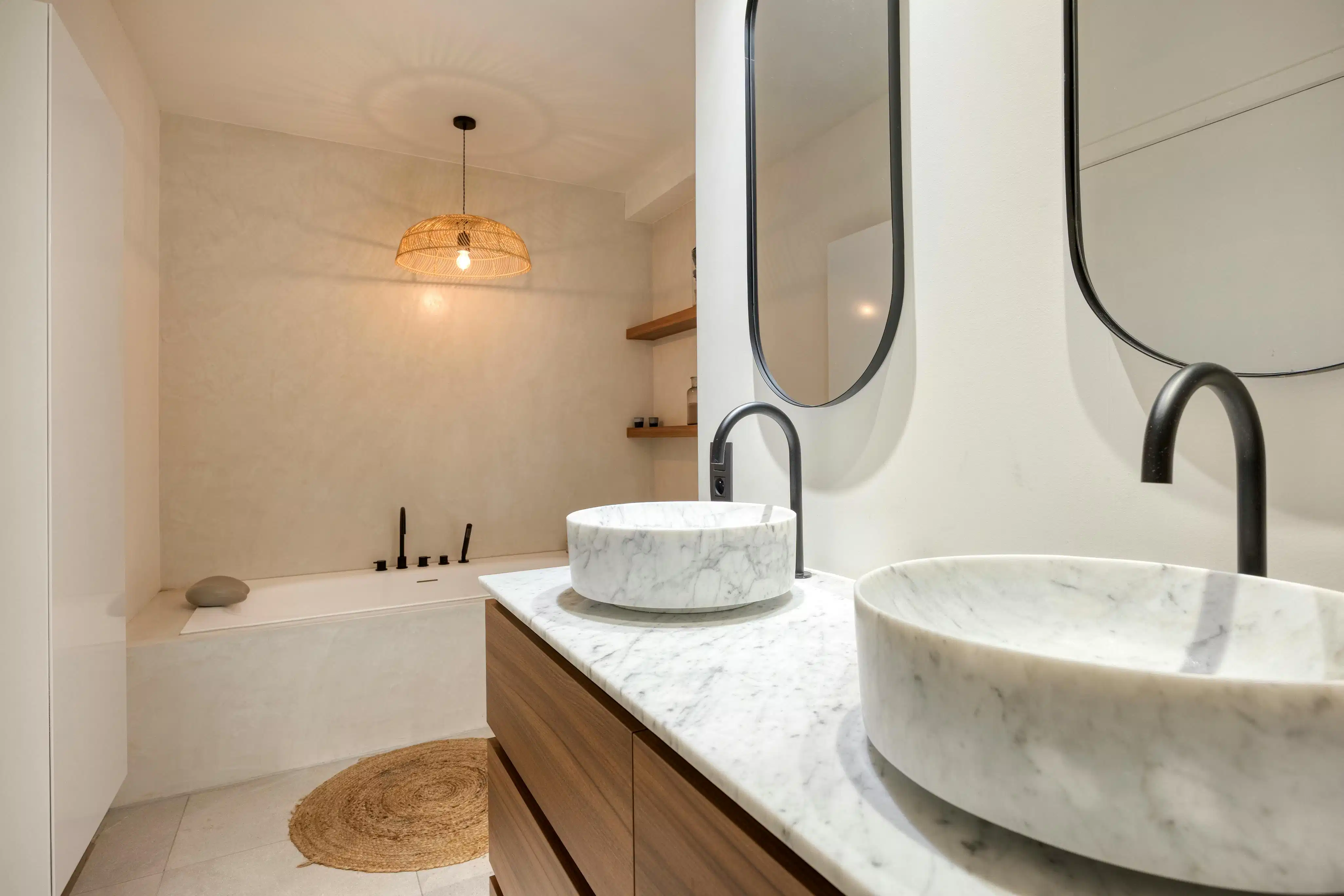 Stijlvol en praktisch gerenoveerd huis met garageopties  foto 13