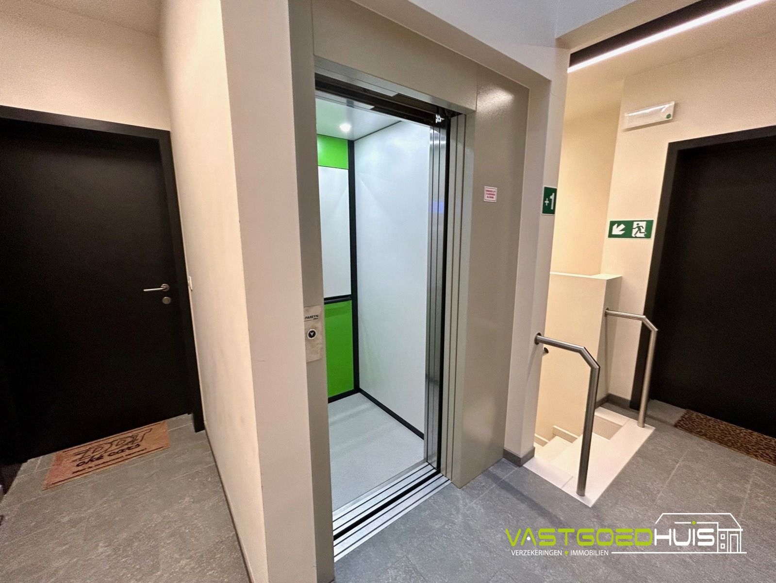 Stijlvol en energiezuinig duplexappartement met groot terras foto 4