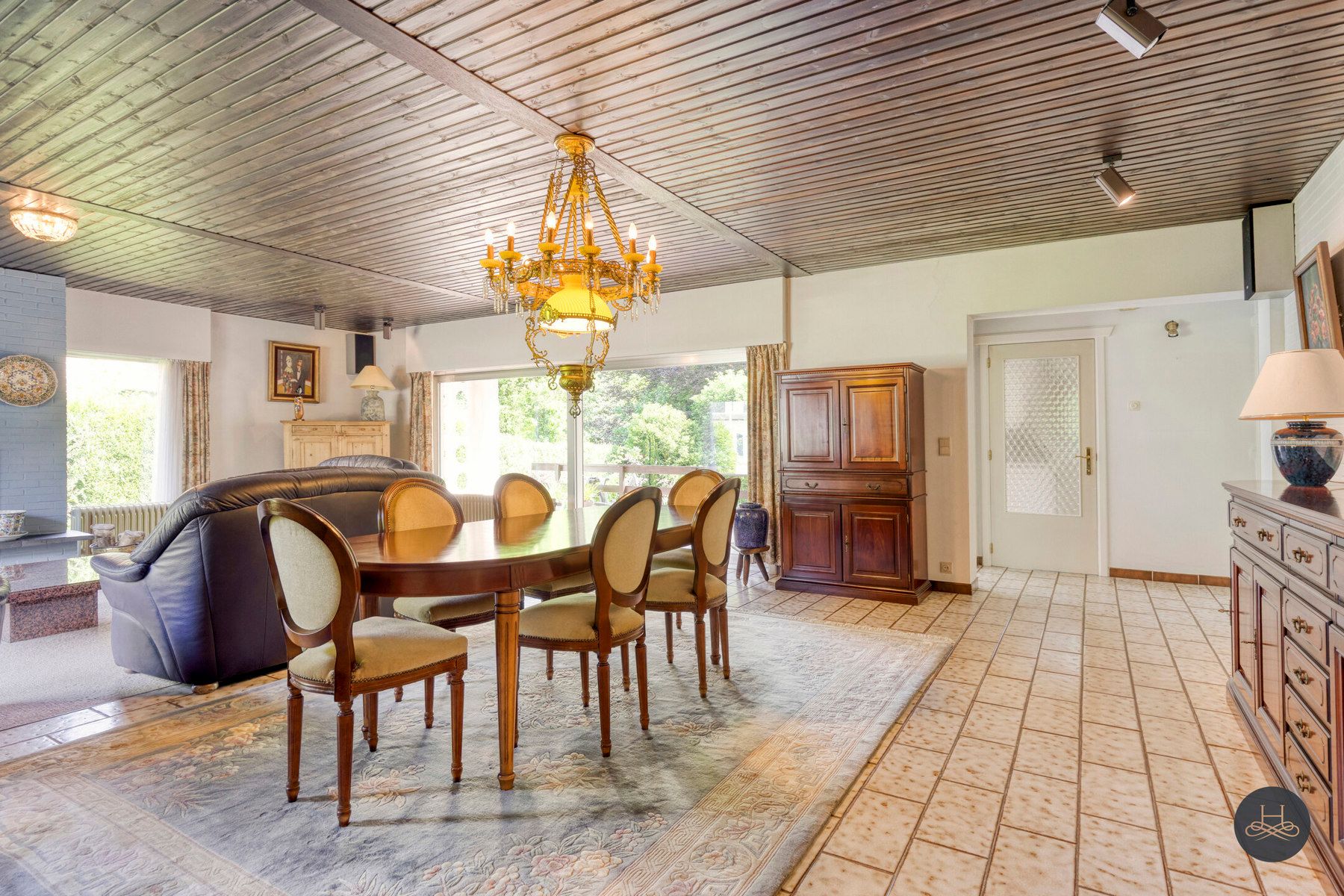 Verrassend ruime open woning met prachtige tuin foto 3
