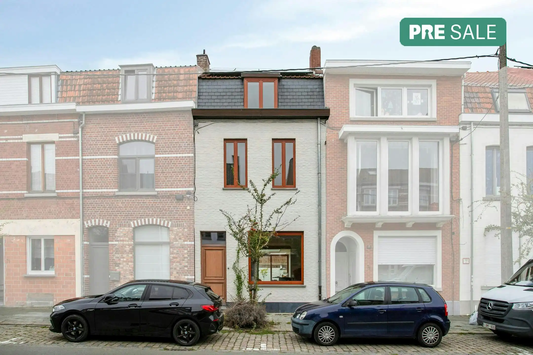  Prachtig vernieuwde woning te koop in centrum Kortrijk foto {{pictureIndex}}