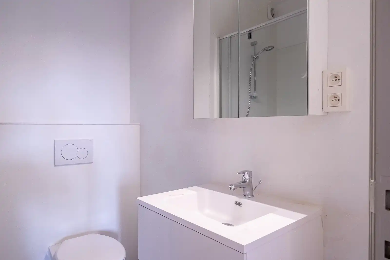 Gerenoveerd appartement met garagebox foto 10