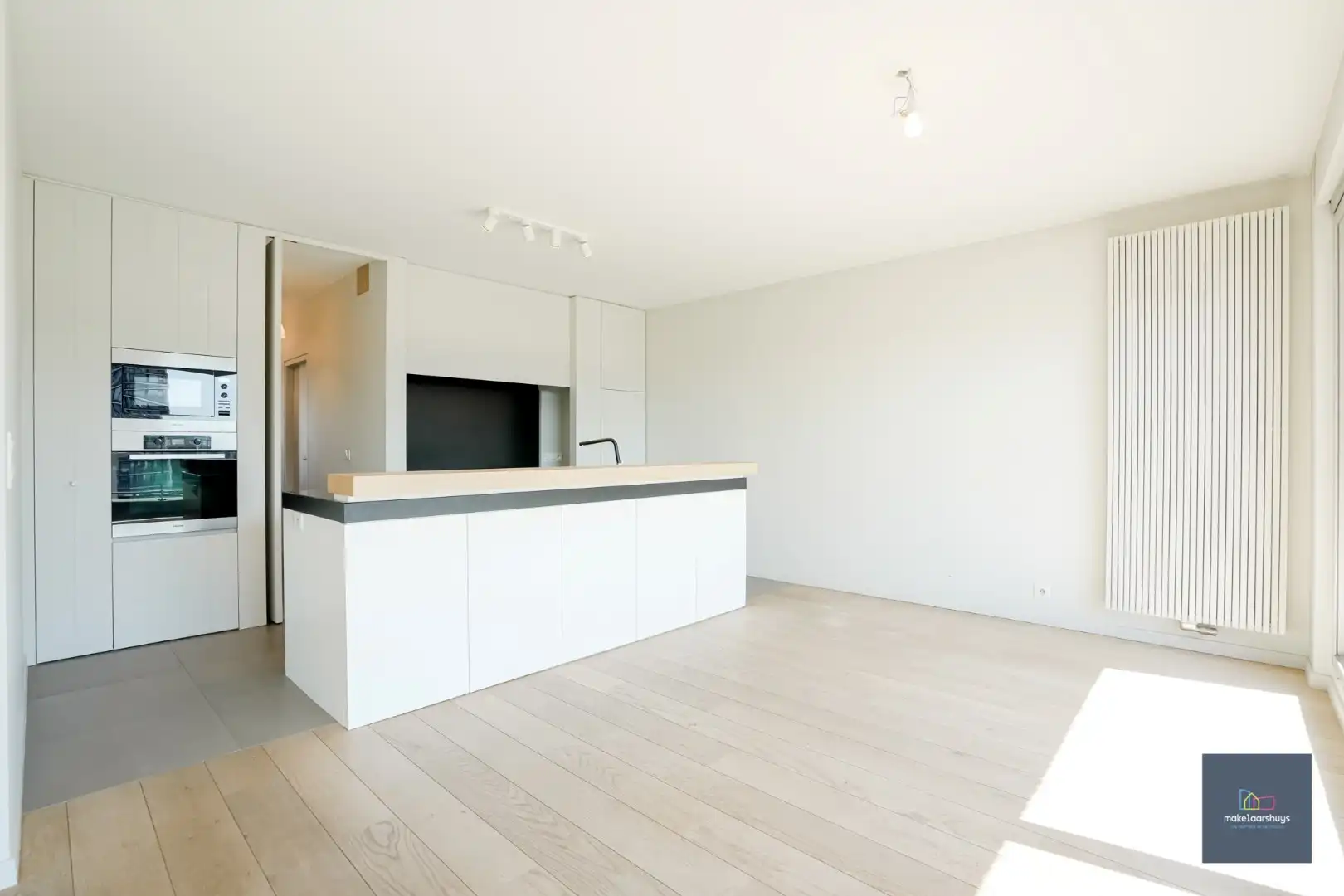 Ruim dakapp. met 2-slp. terras, kelder en garage  foto 7