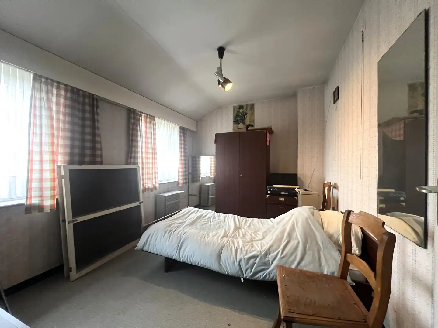 Halfopen woning met zonnige tuin foto 6