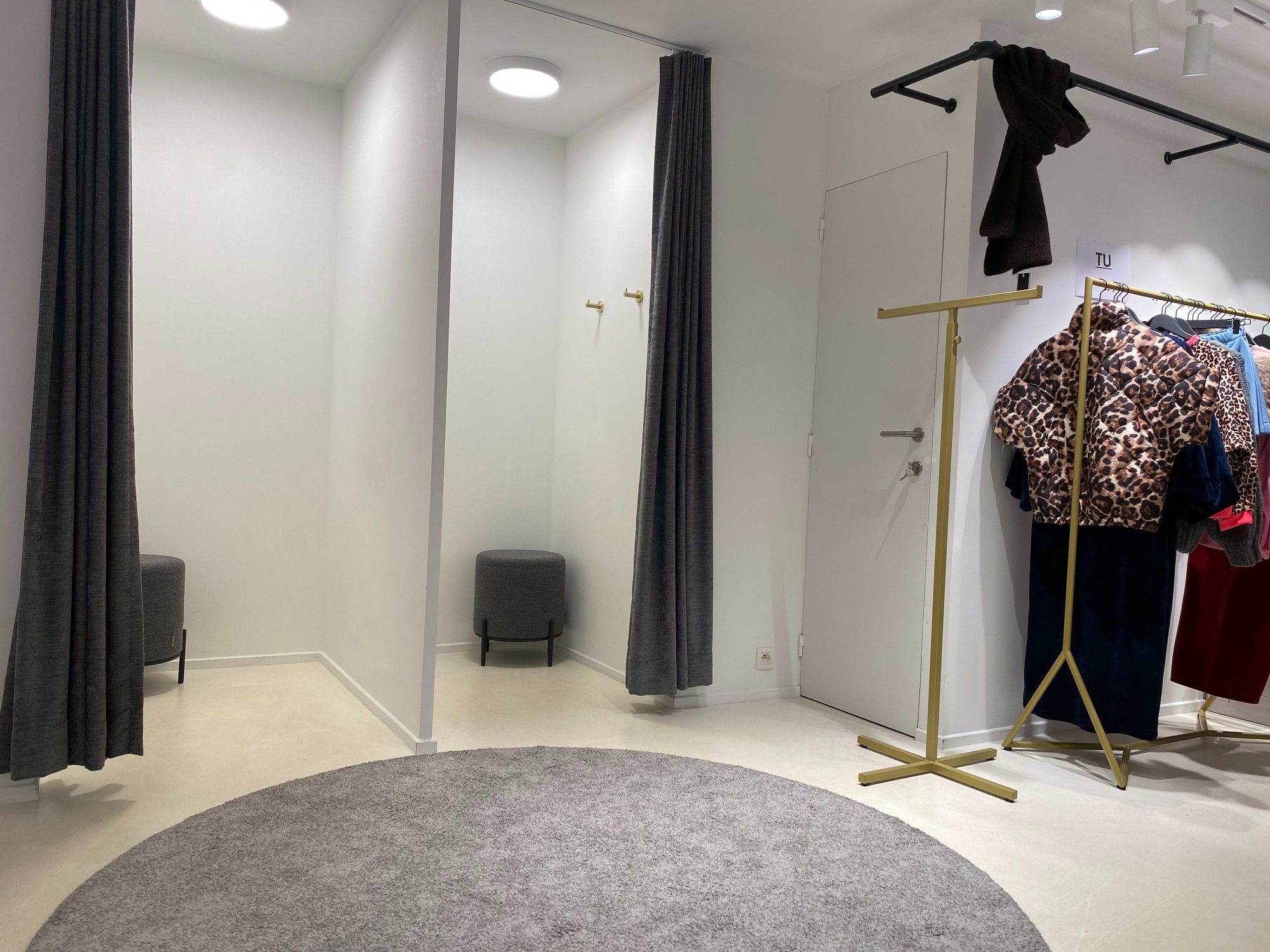 Uiterst centraal gelegen handelspand - topligging Markt foto 9