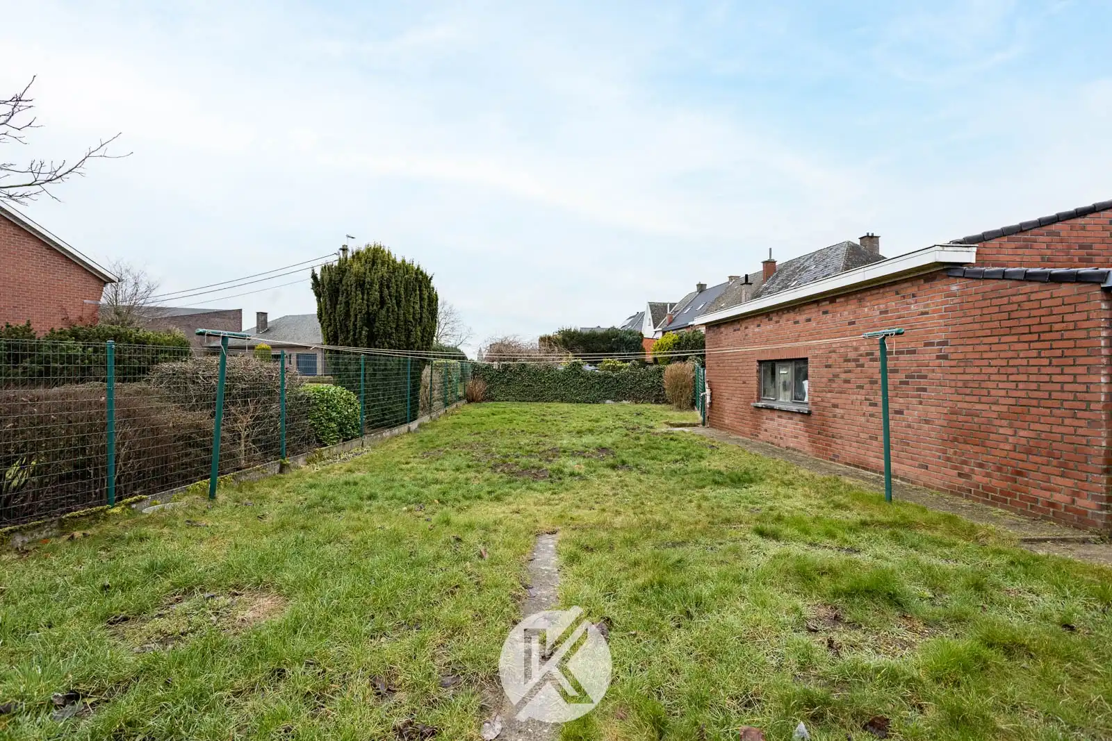 Vrijstaande, robuuste woning nabij het centrum foto 26
