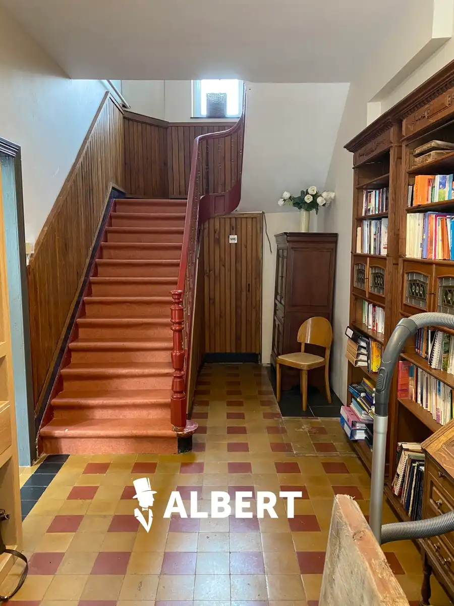 Prachtig gerenoveerde ruime woning (oude school) in Dinant! foto 14