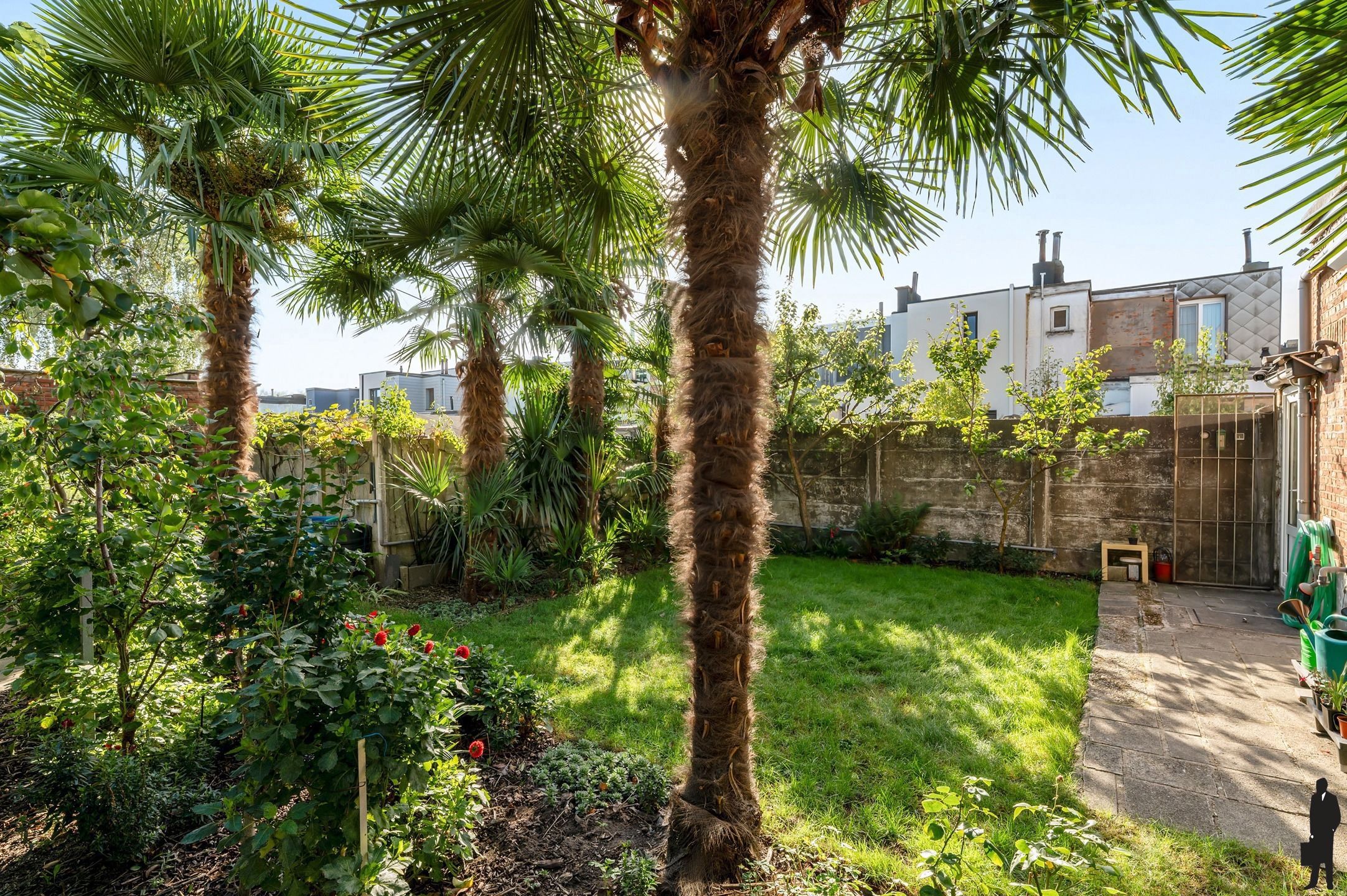 Ruime gezinswoning met bouwgrond. foto 17