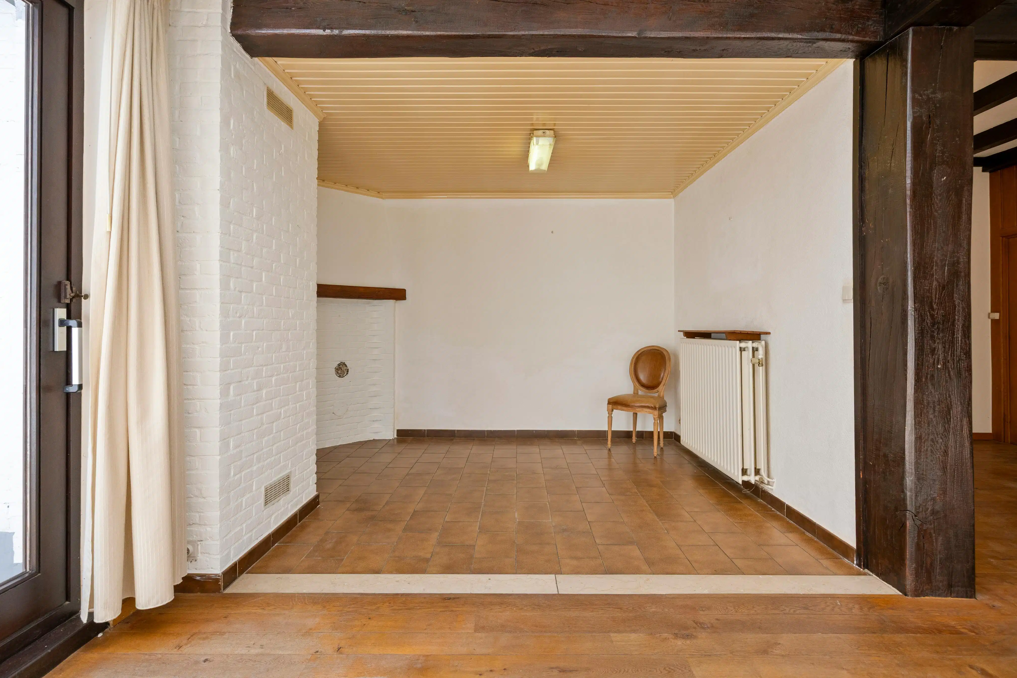 Charmant huis met veel potentieel te koop in Kapellen! foto 9