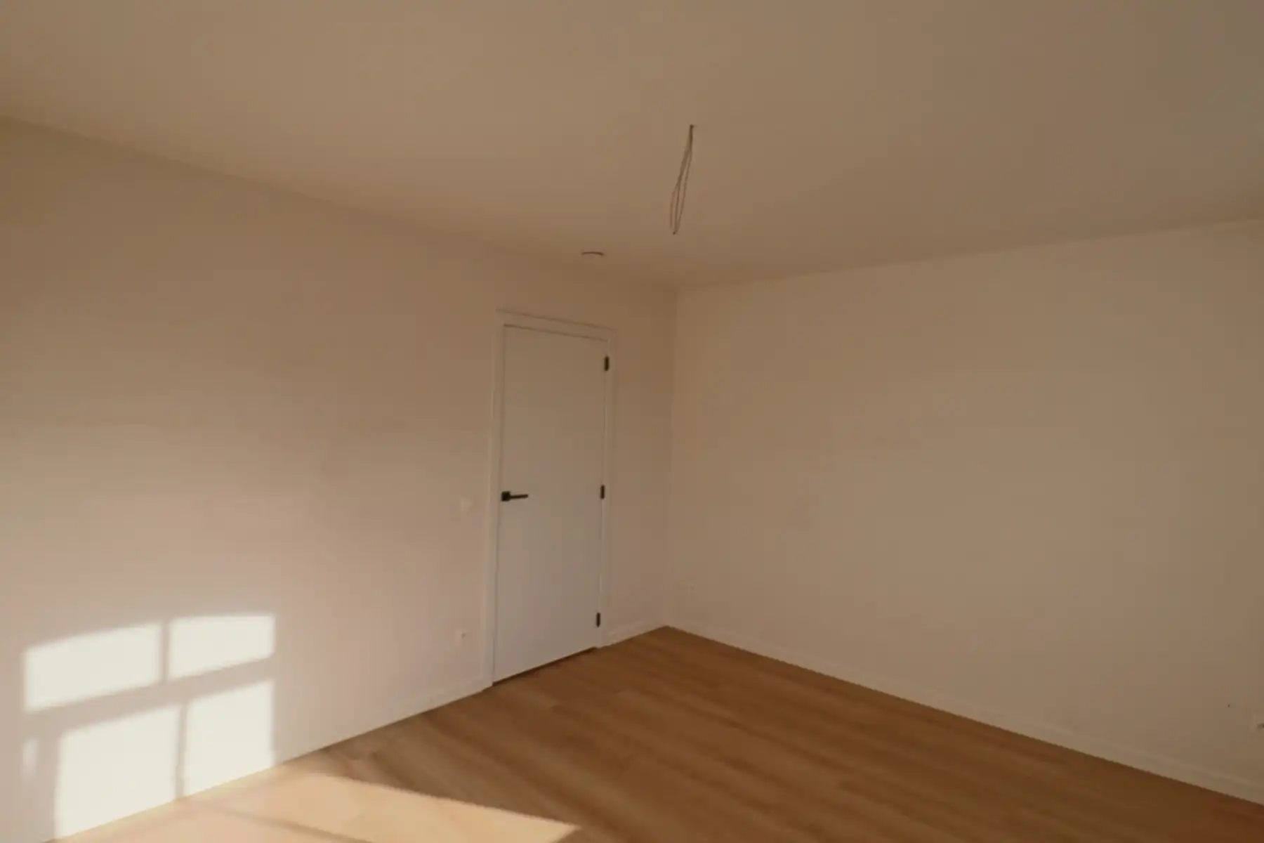 Ruime gezinswoning (ca 245 m²) met 4 slaapkamers op perceel van ca. 303 m². foto 14