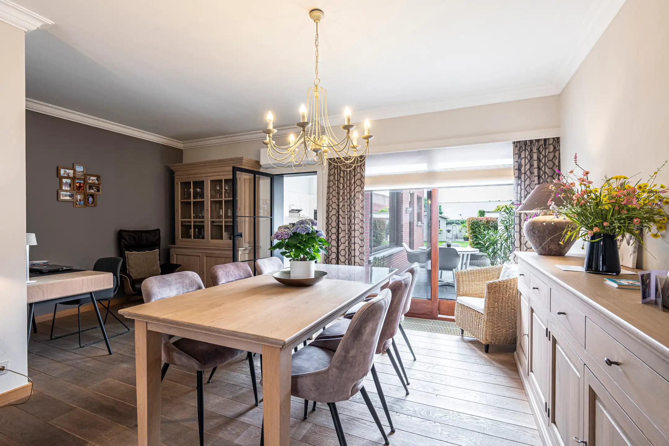 Instapklare ruime woning met tuin aan rand van het centrum. foto 4