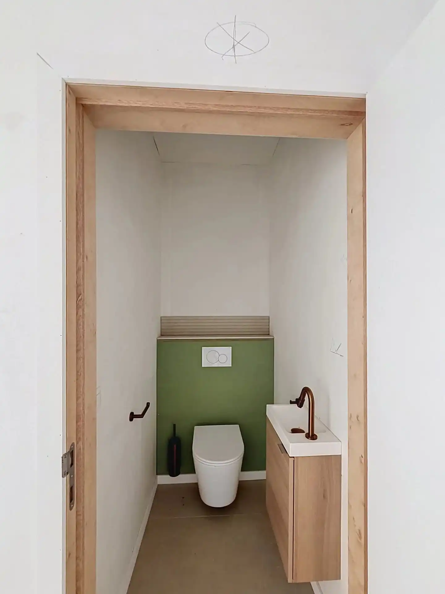 Luxueus en modern afgewerkt gelijkvloers appartement met tuin en 1 slaapkamer. foto 11