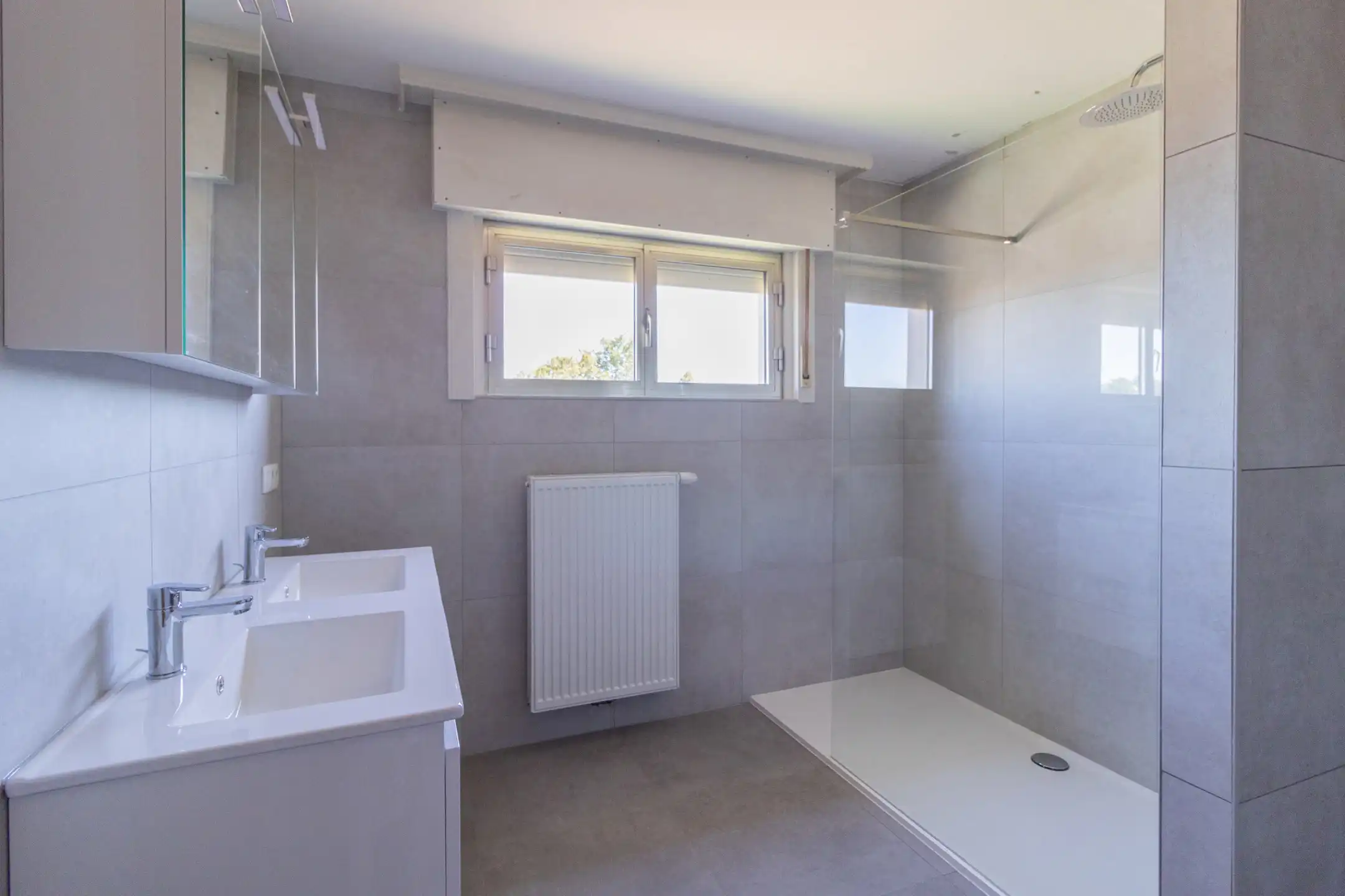 KORTENBERG- zeer ruime driegevel-woning op perceel van 11a foto 13