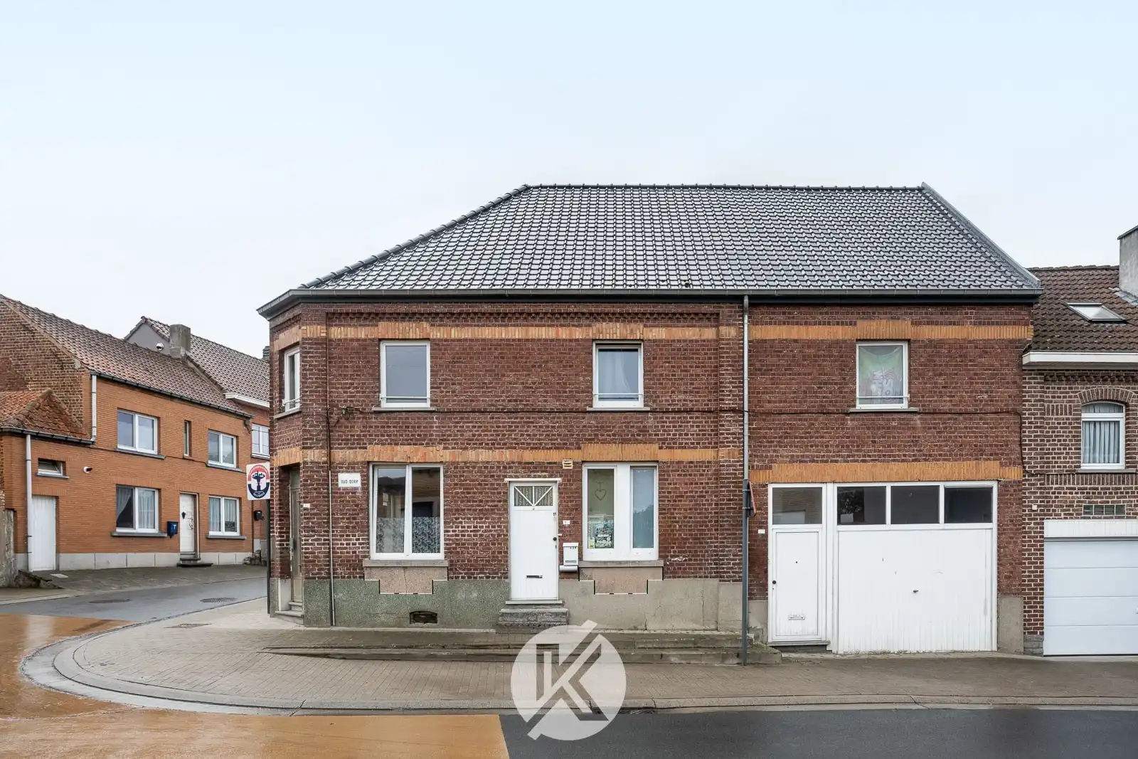 Charmante woning met ruime garage foto 13