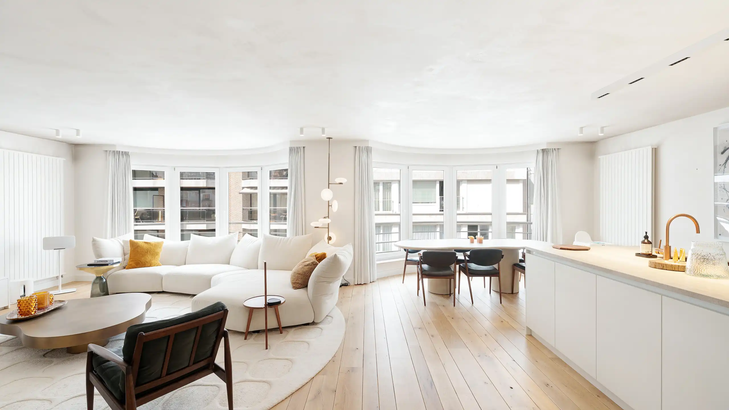 Prachtig vernieuwd appartement (3slpk) nabij het Rubensplein. foto 8