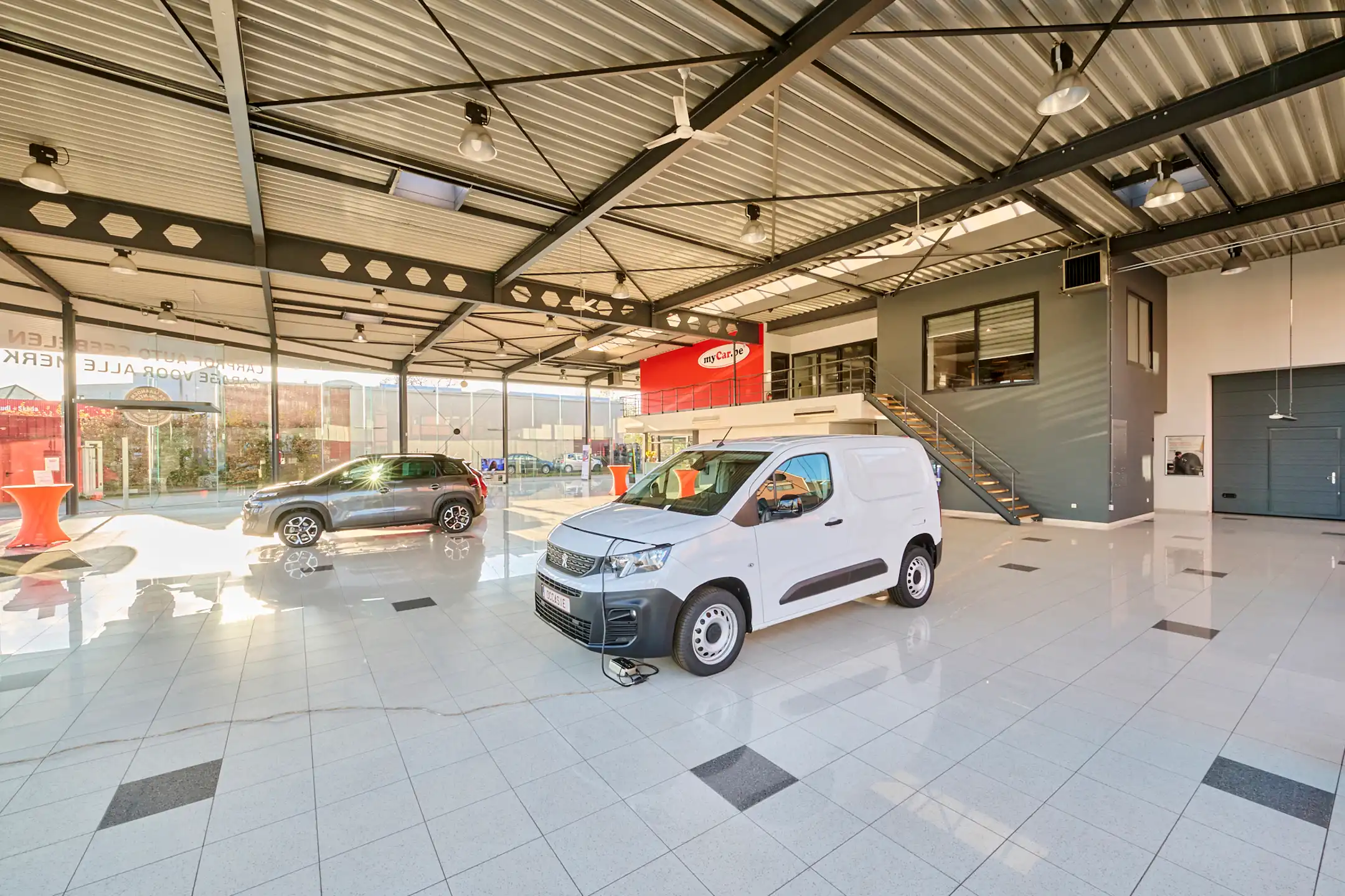 Te koop: commercieel gebouw in Maasmechelen foto 4